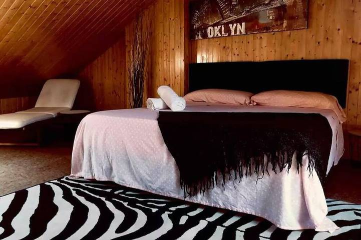 Townhouse Villa tourist Rioja and walks in Cenicero, Rioja