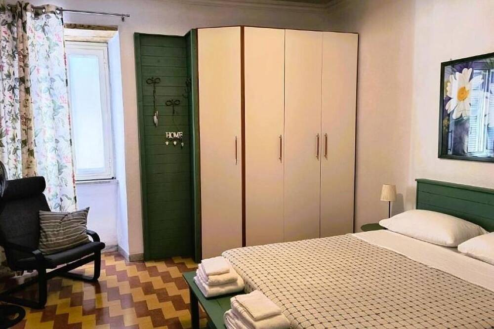 Entire apartment, Cozy apartment in historic center in Manziana, Lake Bracciano