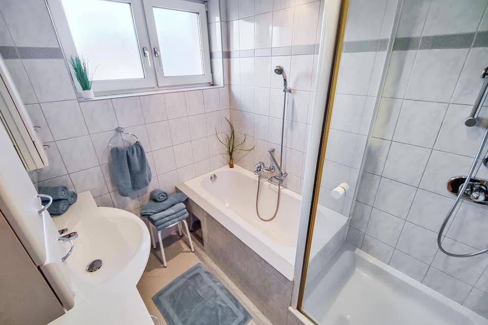 Ganze Wohnung, Ferienwohnung Nussbaumblick in Linz-Wels