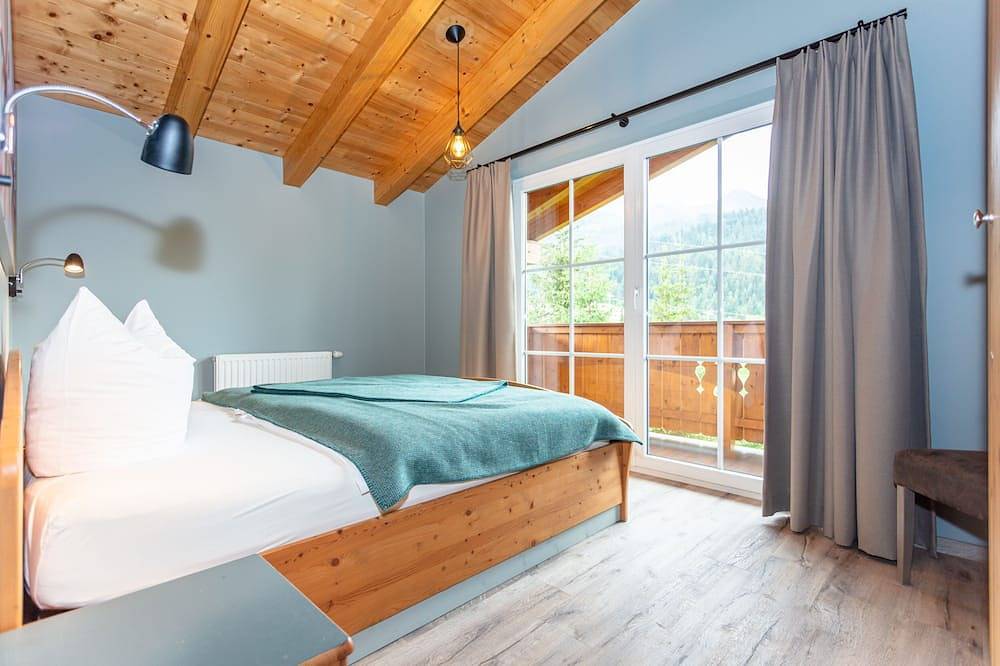 Ganze Wohnung, Feriendorf-Wallenburg / 6-person holiday apartment with balcony in Fieberbrunn, Bezirk Kitzbühel