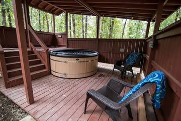 Glamping for 2 Guests in Broken Bow Lake, Oklahoma, Picture 2