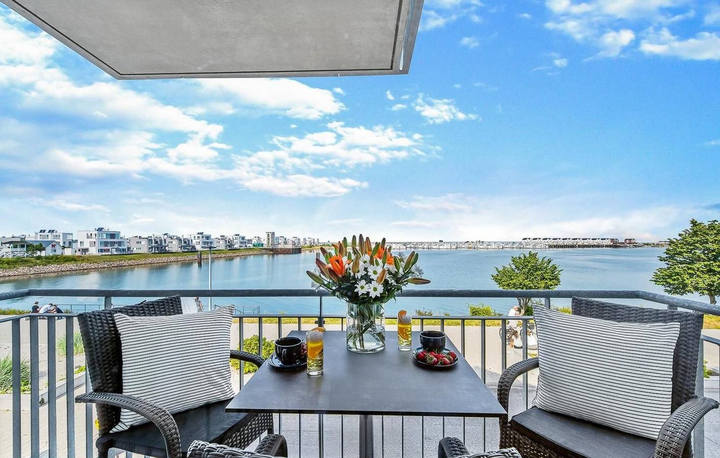 Ganze Ferienwohnung, Apartment mit Meerblick, Terrasse und Parkplatz, 1 km zum Strand in Olpenitz, Kappeln