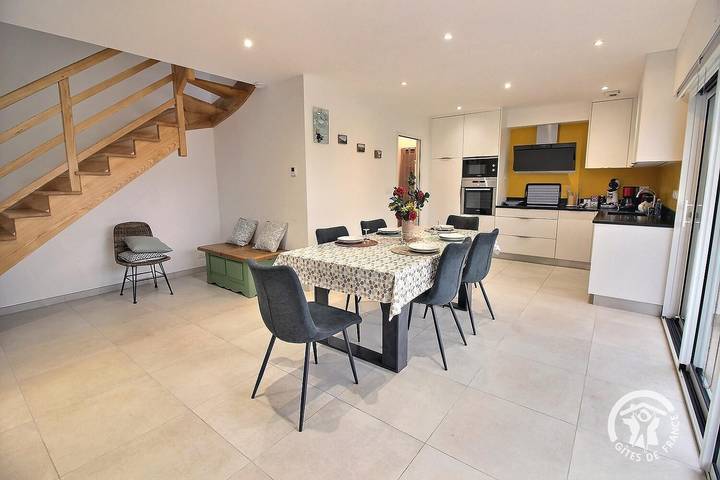 Gîte pour 4 personnes, avec jardin et terrasse à Plouguiel - 3