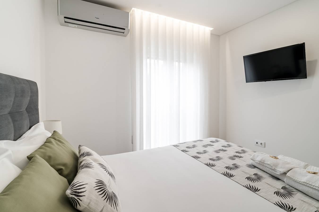 Camera 'Quarto 5' con giardino condiviso, Wi-Fi e aria condizionata in Braga, Distretto de Braga