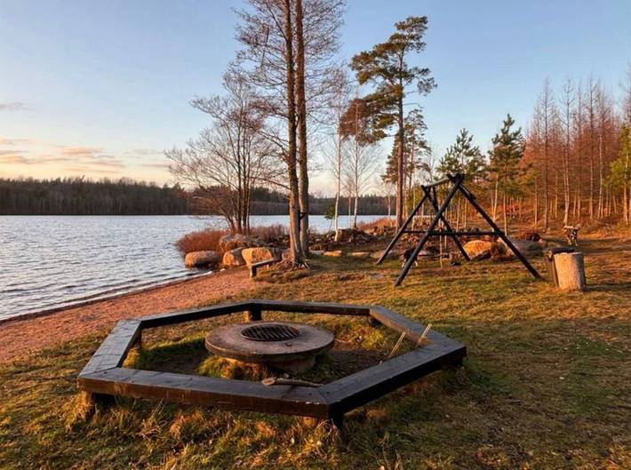 Stensjö Holiday Home – Cozy Swedish Cottage by the Lake in Blekinge in Svenska Östersjön
