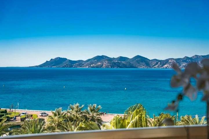 Chambre d’hôte pour 2 personnes, avec vue et terrasse, animaux acceptés à Cannes
