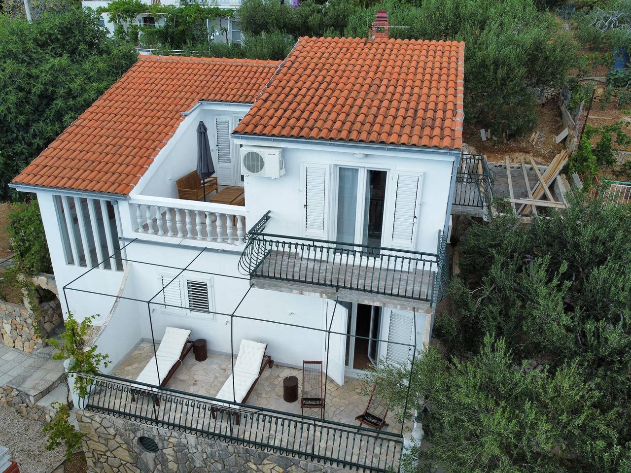 Huis met vier kamers met terras en uitzicht op zee Marusici, Omis K-25242 in Marusici, Omiš-Riviera