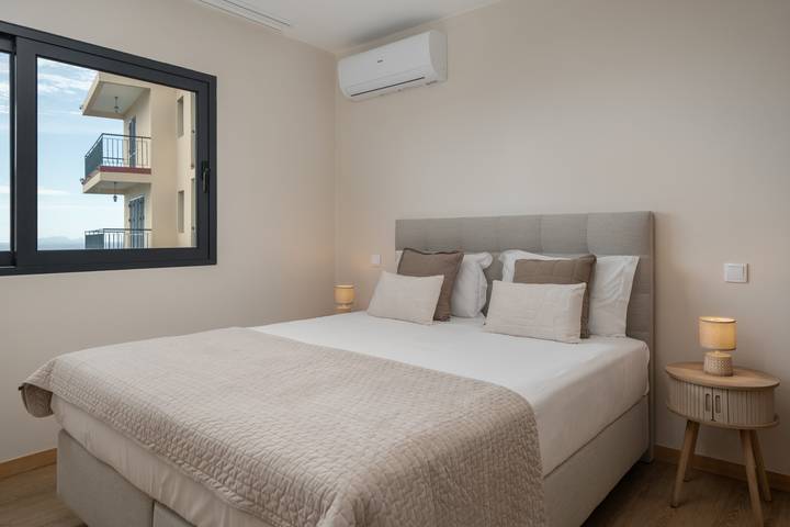 Ganze Wohnung, Encosta Azul – Meerblick & Tageslicht in Santa Cruz (Madeira), Madeira