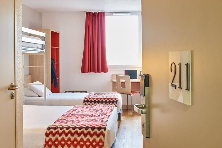 Hôtel pour 4 personnes, avec terrasse à Val-de-Reuil - 3