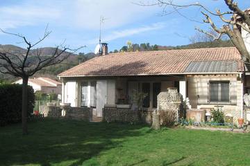 Gîte pour 6 personnes, avec jardin et terrasse à Jaujac