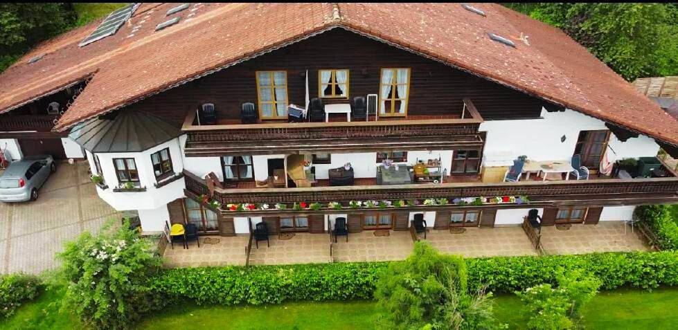 Maison d’hôte pour 2 personnes, avec vue ainsi que jardin et sauna à Zwiesel