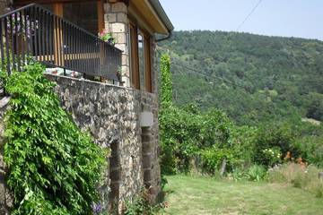Gîte pour 6 personnes, avec jardin et terrasse à Saint-Félicien
