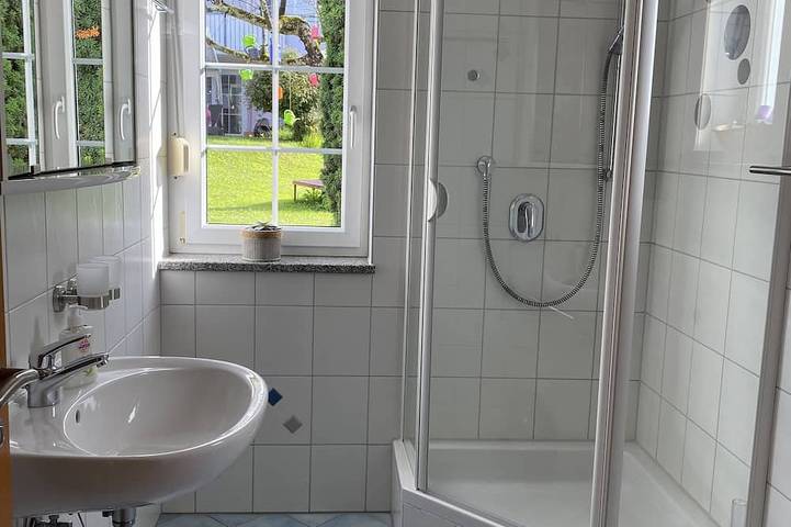 Appartement entier, Beautiful vacation apartment just 500 meters from the lake in Bodman-Ludwigshafen, Obersee (Bodensee)