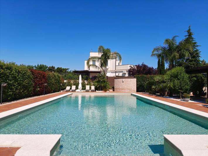 Chambre d’hôte pour 2 personnes, avec vue ainsi que piscine et jardin à Trani - 2