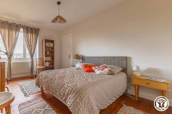 Location de vacances pour 6 personnes, avec jardin à Cournols - 2