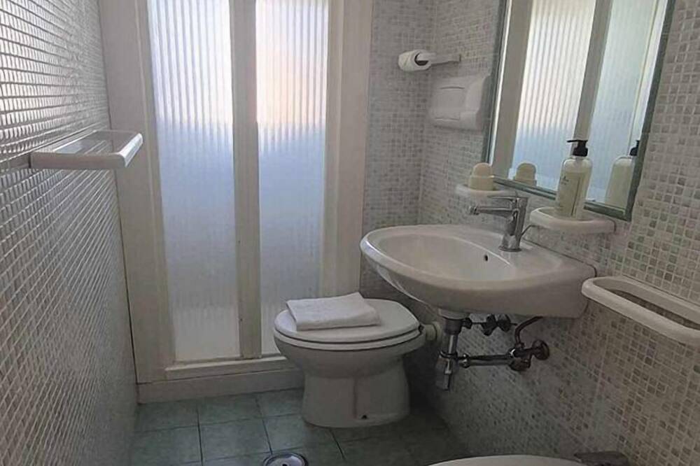 Appartamento intero, Appartamento in pieno centro, vicino alla spiaggia e a tutti i servizi. in Marina di Camerota, Camerota