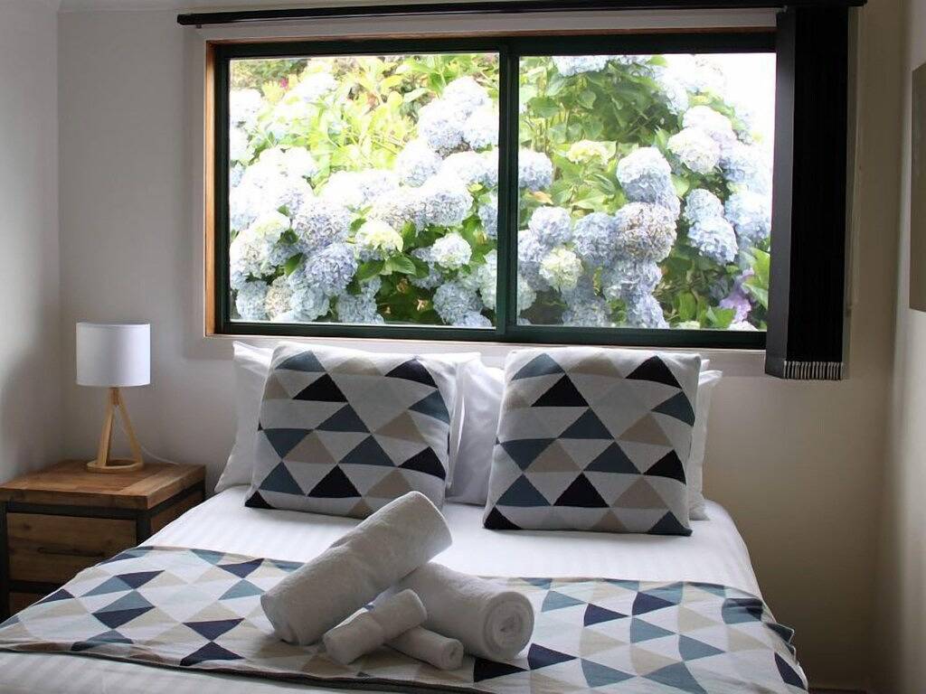 Dolphin Lookout Hütte mit Blick auf Binalong Bay in Tasmanien