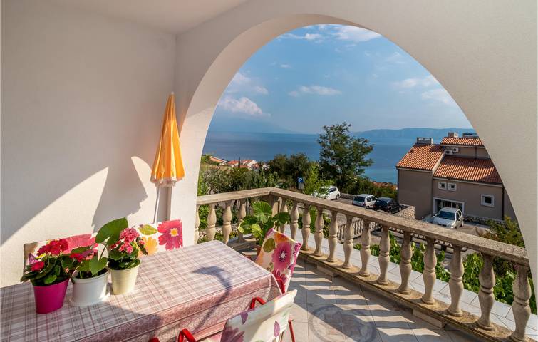 Ferienwohnung für 6 Personen, mit Terrasse und Garten in Novi Vinodolski - 2