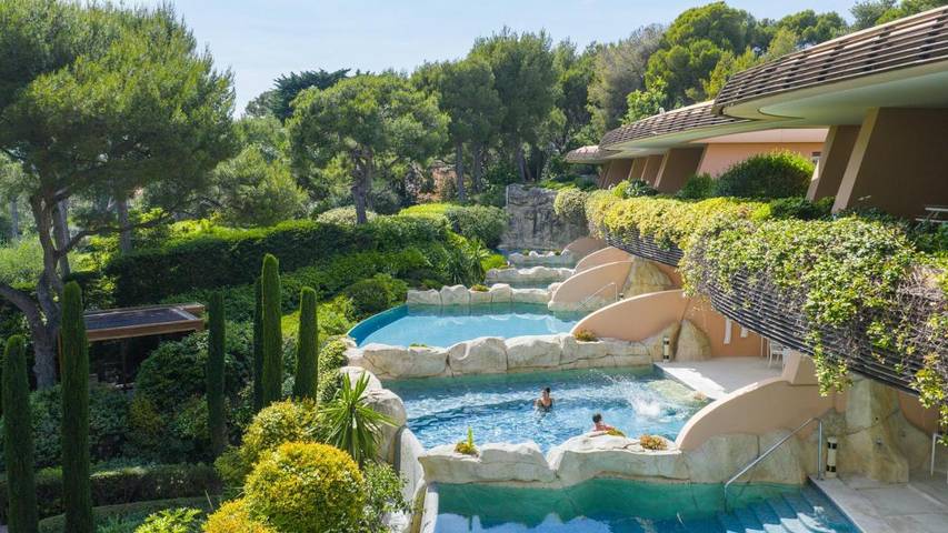 Hôtel pour 3 personnes, avec jacuzzi et jardin ainsi que sauna et piscine, adapté aux familles à Saint-Jean-Cap-Ferrat - 4