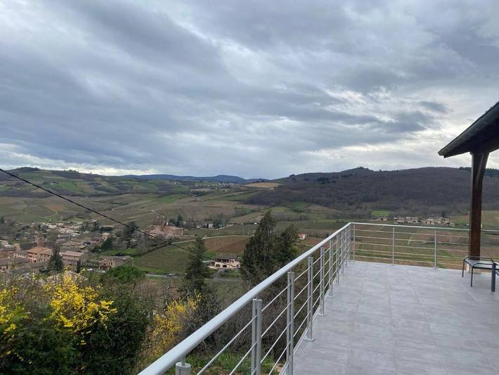 Location de vacances pour 6 personnes, avec terrasse à Leynes