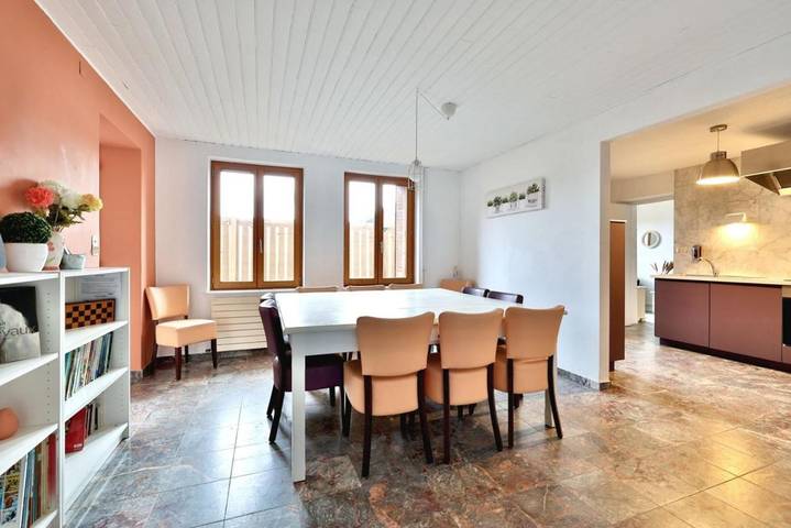 Location de vacances pour 13 personnes, avec jardin ainsi que piscine et terrasse dans Cruzilles-lès-Mépillat - 3