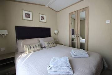 Static Caravan for 4 People in Christchurch, Dorset, Photo 2