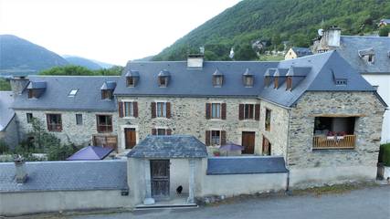 Gîte pour 8 personnes, avec terrasse à Guchan