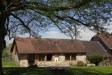 Gîte pour 4 personnes, avec jardin et terrasse à Château-Chervix