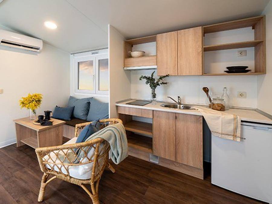 Camping Bella Austria - Stacaravan 6 personen - Comfort | 3 slaapkamers | 6 pers | Verhoogd terras | Airconditioning in Rottenmanner und Wölzer Tauern, St. Peter am Kammersberg