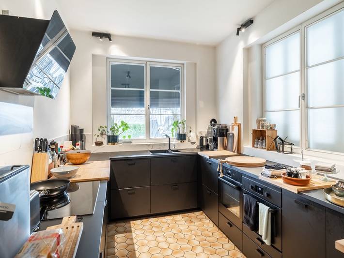 Location de vacances pour 16 personnes, avec terrasse et jacuzzi ainsi que sauna et jardin, adapté aux familles à Bilzen - 2