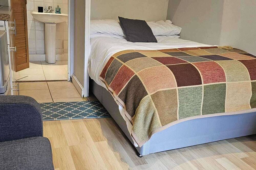 Ganze Wohnung, Tranquil Studio for 2 Free Parking Fast Wi-Fi in Reading, Berkshire