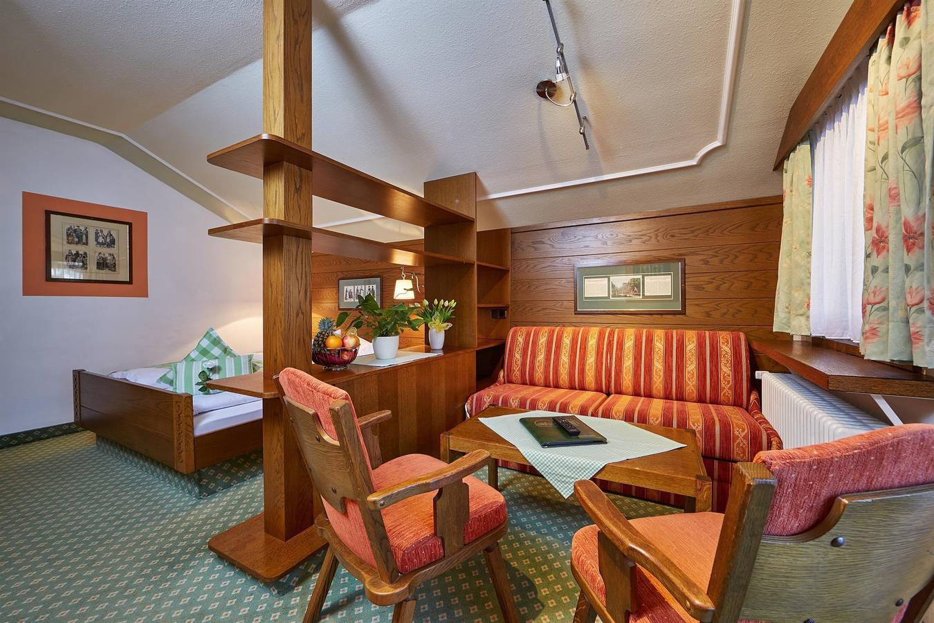 Ganze Ferienwohnung, Bichlerhof, Gästehaus mit Herz in Mittenwald, Bayerische Alpen