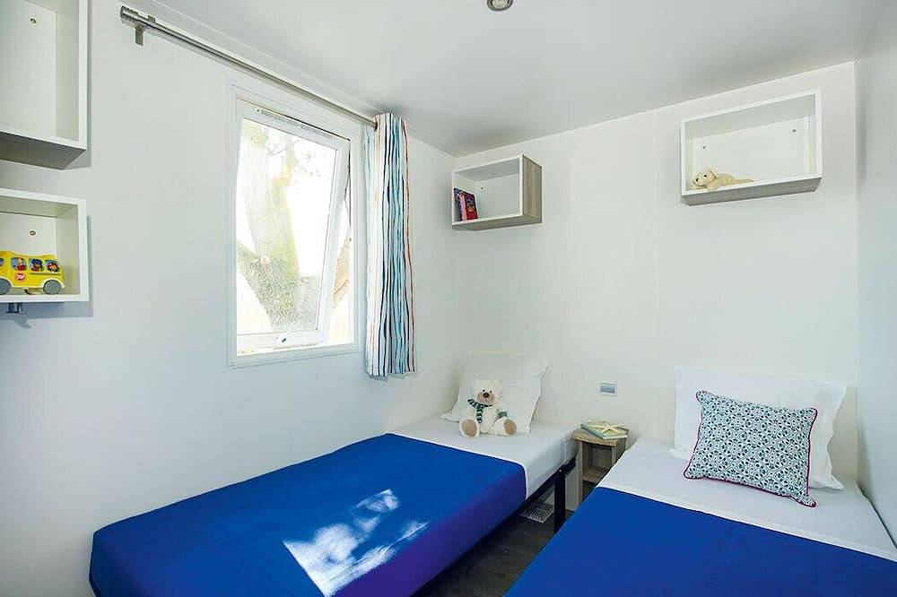 Mobil home Méditerranée 6 people with terrace in Vic-la-Gardiole, Côte d'Améthyste