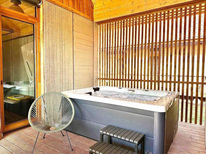 Ferienwohnung für 6 Personen, mit Garten und Whirlpool - 1