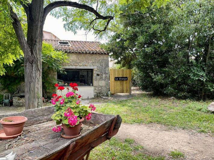 Location de vacances pour 5 personnes, avec vue ainsi que piscine et jardin à Poussan - 3