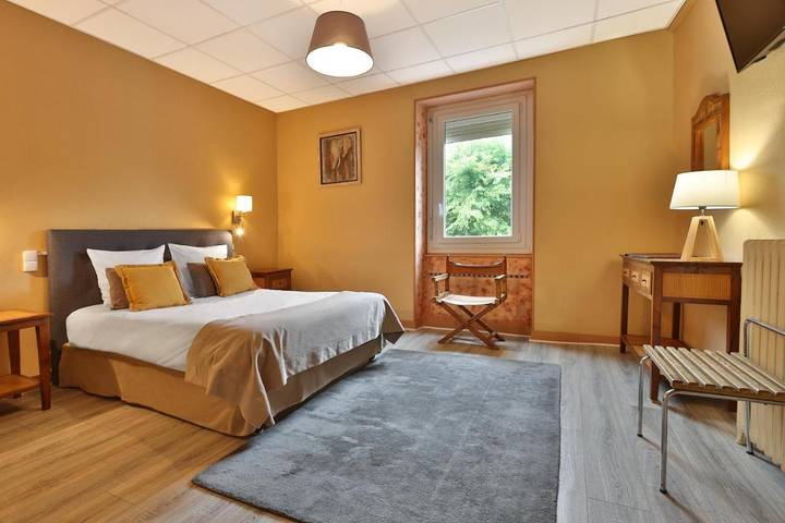 Hôtel pour 3 personnes, avec piscine et jardin, animaux acceptés à La Coquille - 4