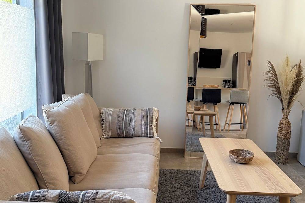Appartement entier, Studio le secret de la garrigue avec piscine - Une parenthèse détente in Uzès, Région de Nîmes