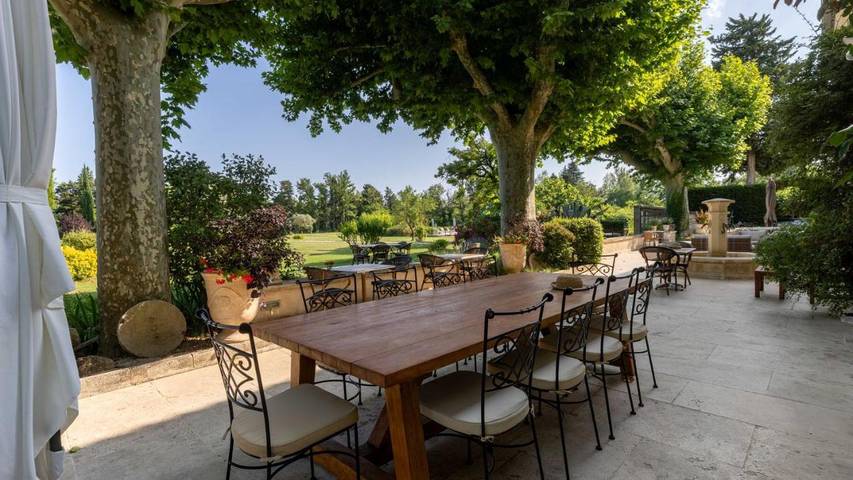 Gîte pour 2 personnes, avec piscine ainsi que jardin et terrasse à Caumont-sur-Durance - 3