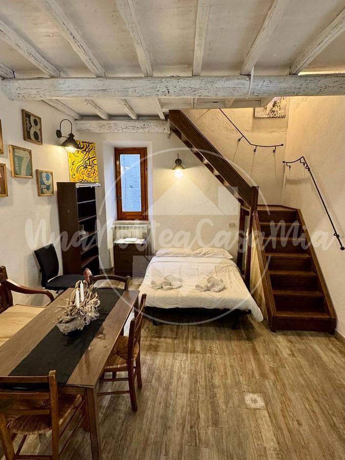 Appartamento intero, La Scalinatella "Unanotteacasamia" in Sacrofano, Provincia di Roma