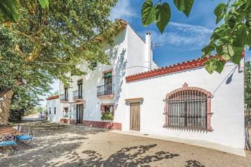 Casa rural para 12 personas, con jardín en Riudoms
