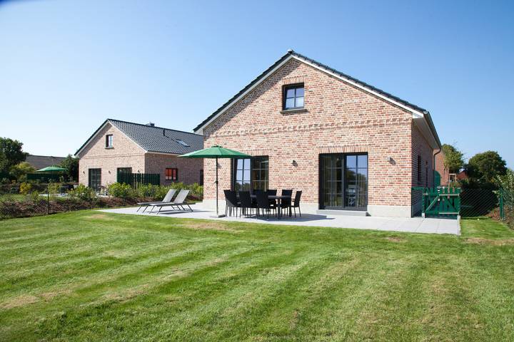 Ferienhaus für 8 Personen, mit Whirlpool und Terrasse sowie Garten und Sauna auf Fehmarn - 2