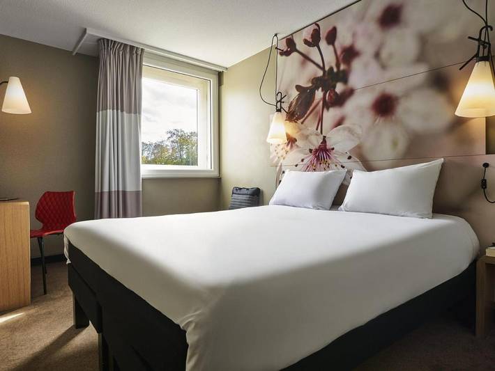 Hôtel pour 3 personnes, avec Terrasse et Jardin à Émerainville