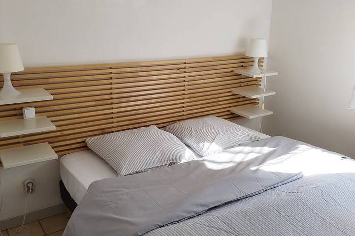 Vacation Home in Brittany, 900 m from the Beach - Sleeps 5 - Heated Pool in Kerhillio, Erdeven