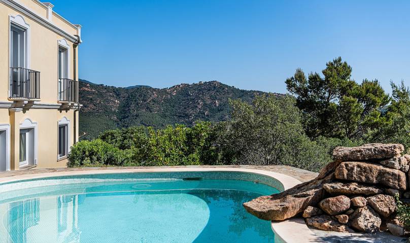 Holiday Home 'Villa Aquila Alta' with Sea View, Wi-Fi and Air Conditioning in Pula region, Cagliari-provinsen