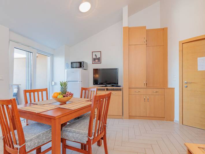 Ferienwohnung für 4 Personen, mit Terrasse und Garten in Nin - 4