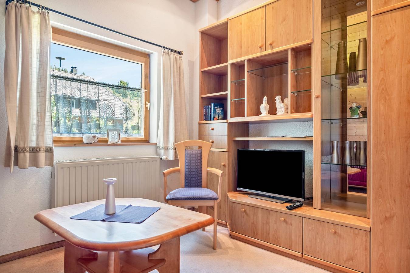 Ganze Wohnung, Ferienwohnung 'Fingerhut' mit Bergblick, privater Terrasse und Wi-Fi in Altglashütten (Feldberg), Feldberg