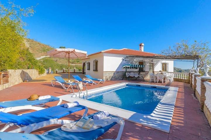 Ferienhaus für 8 Personen in Sayalonga