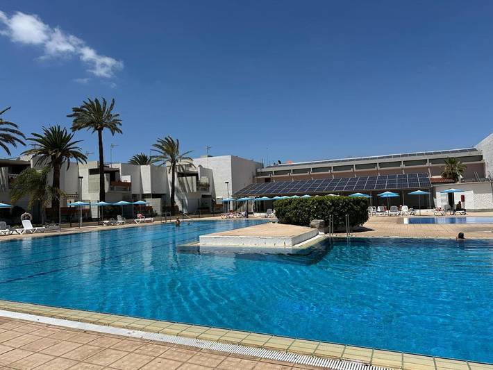 Apartamento de vacaciones para 4 personas, con balcón además de vistas y piscina, Familias con niños - 1