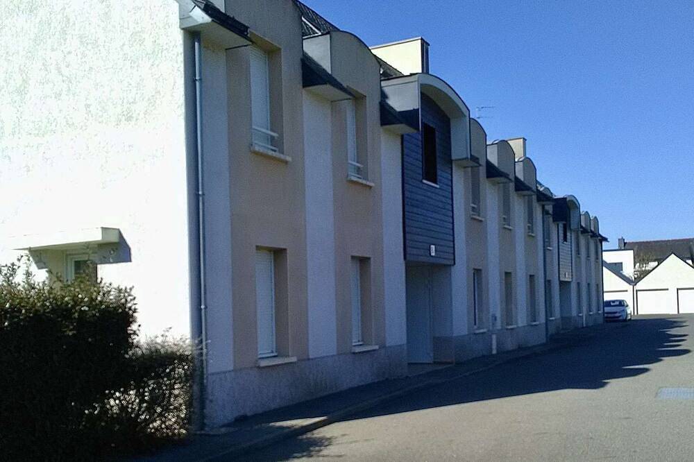 Ganze Wohnung, Plouhinec - Modern studio - 28 sqm - Wifi - 2* in Plouhinec (Morbihan), Côte des Mégalithes
