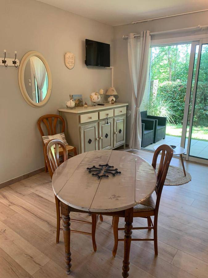 Gîte pour 4 personnes, avec jardin ainsi que piscine et jacuzzi à Rivières - 4